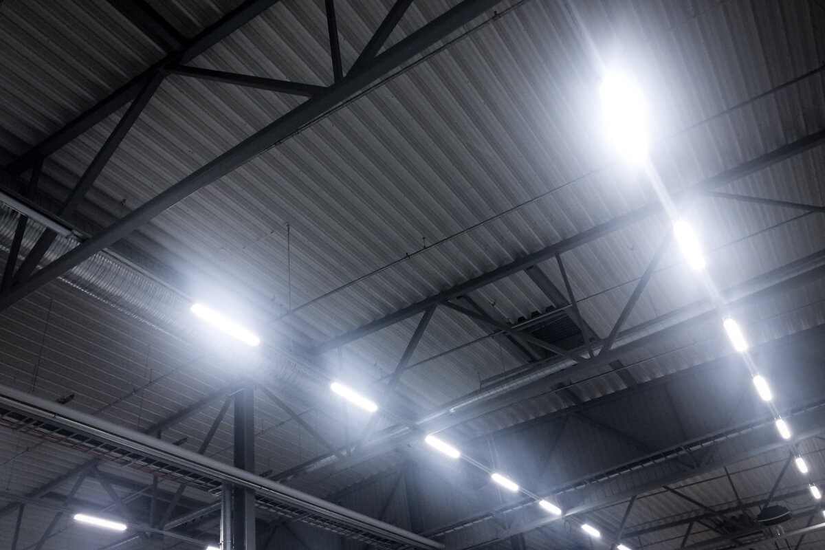 Iluminat industrial - Comparatie Lampi Led standard si Lampi Led Premium